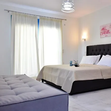 The Blue 阿约伊阿波斯托洛伊